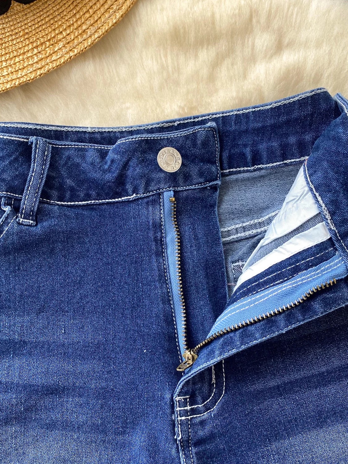 Acting different shorts DS114 images